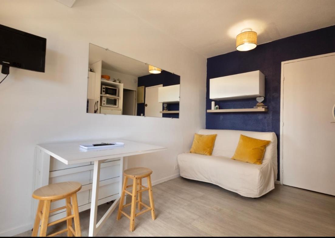 Les Rives De La Faviere Piscine Et Tennis Les Pieds Dans L'eau Apartment *